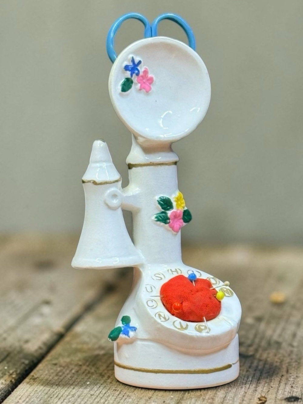 Vintage Telephone Figurine Pin Cushion, Measuring Tape and Scissors - Picture 1 of 16